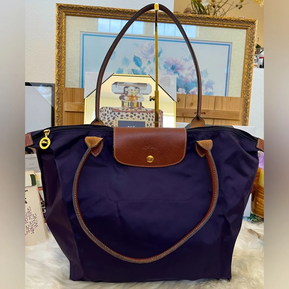 LongChamp Foldable Tote Bag - Picture 4 of 13